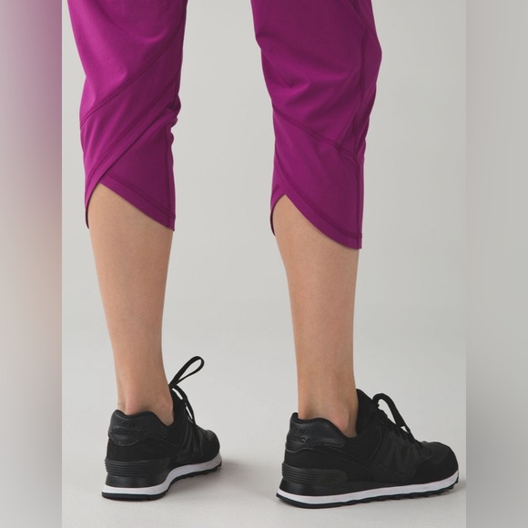 Lululemon Tranquil Crop pant - Picture 3 of 9